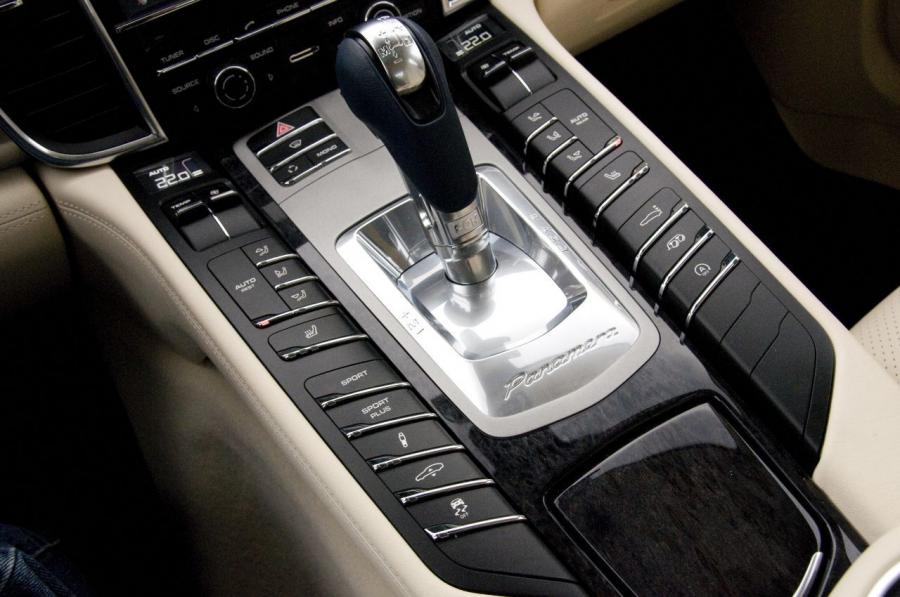  Porsche Panamera 2009 года  (фото 76 из 144)